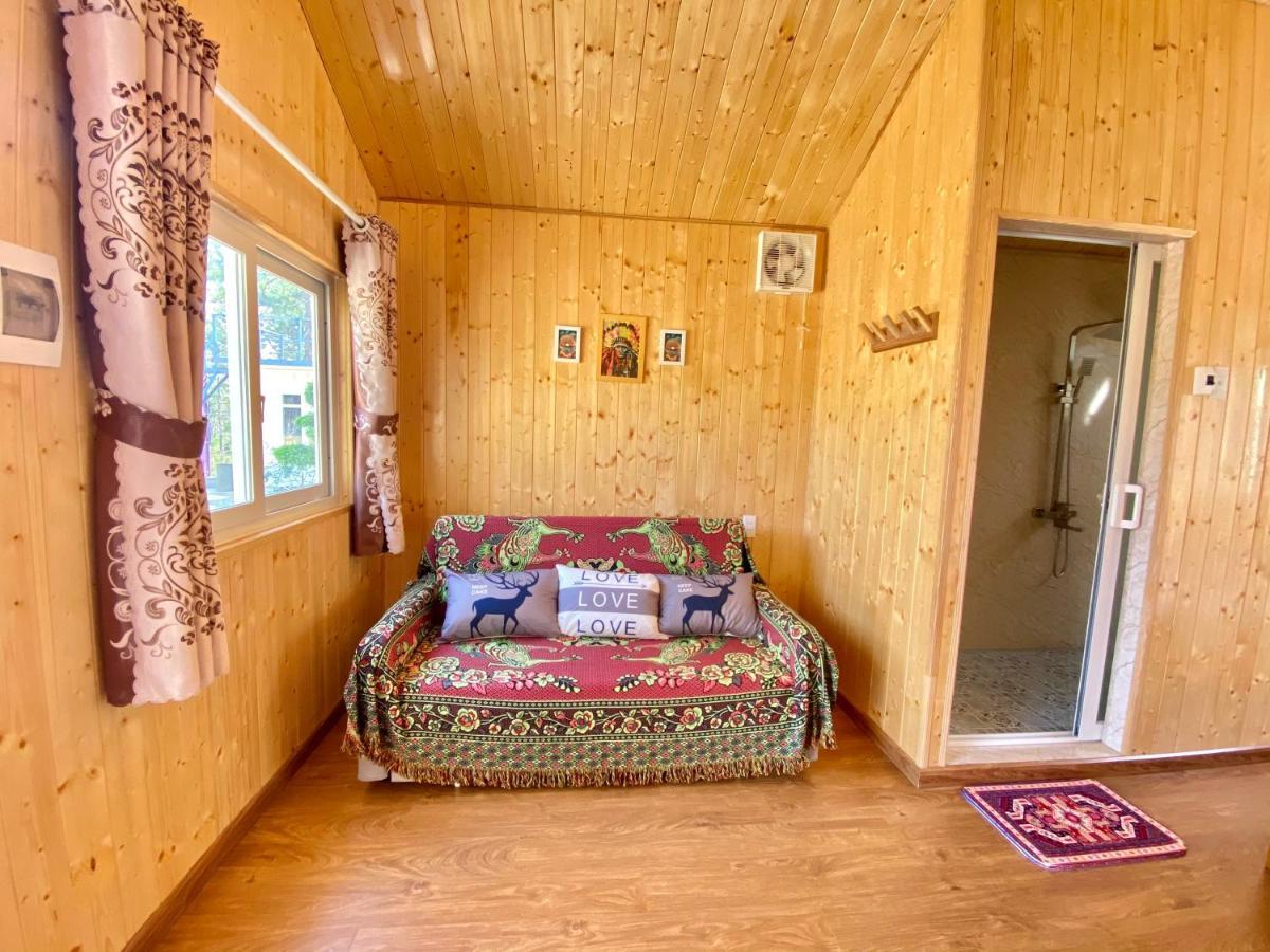 Henisi Homestay Mang Den Kon Von Kla Exterior foto